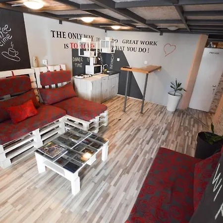 City Apartment Zadar شقة
