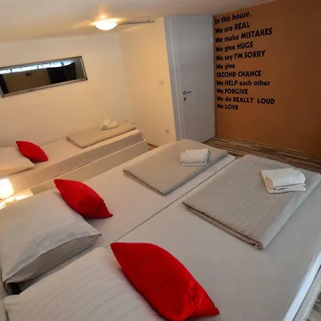 City Apartment Zadar شقة زادار
