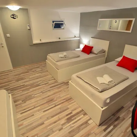 City Apartment Zadar شقة