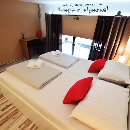 City Apartment Zadar شقة